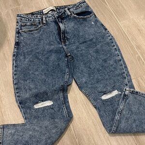 Abercrombie & Fitch Women’s Washed Blue Relaxed Jeans